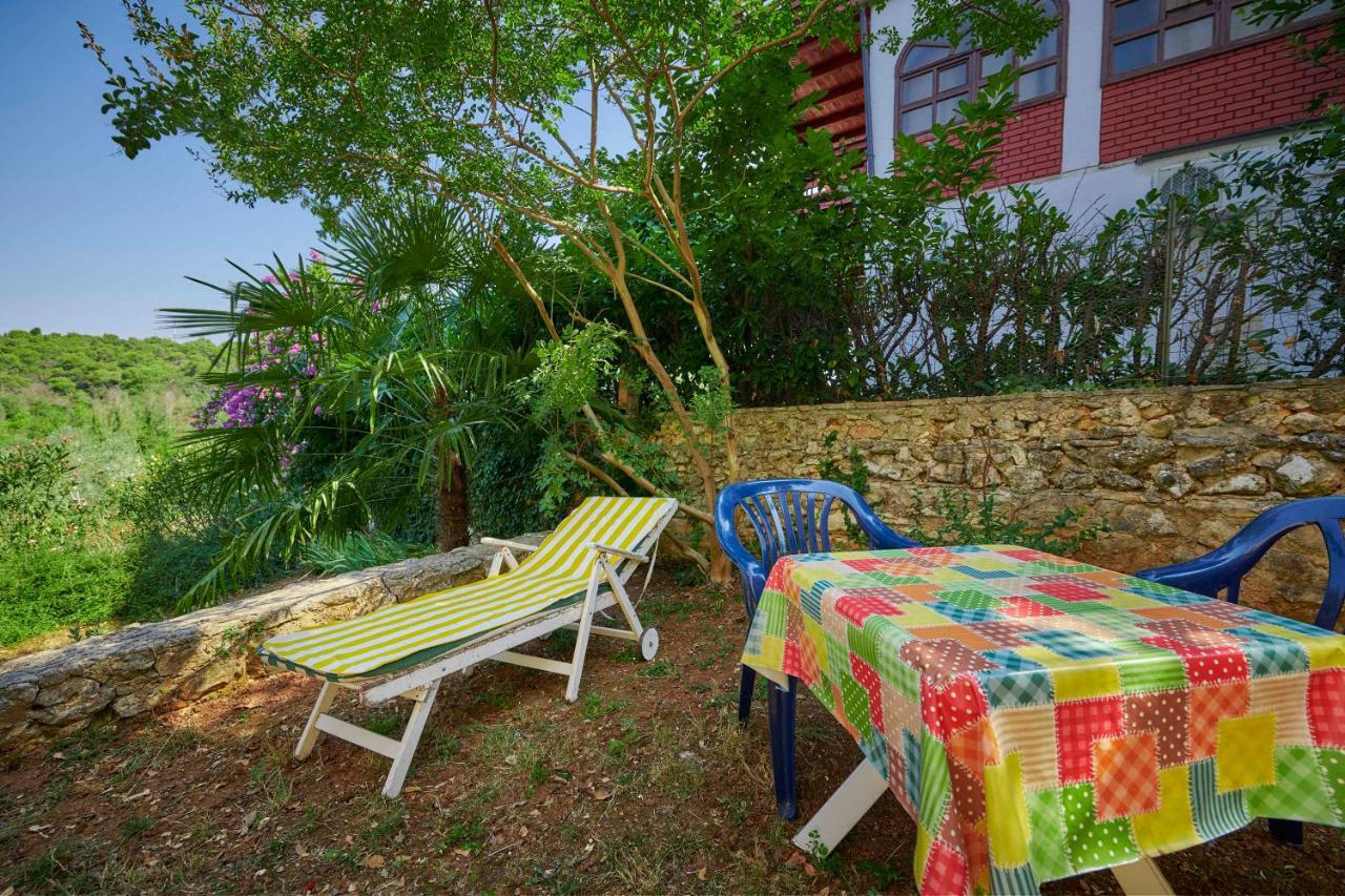 Apartments Dracice 1019 Banjole Bagian luar foto