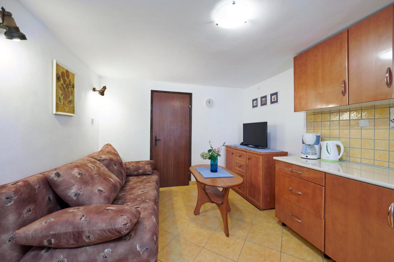 Apartments Dracice 1019 Banjole Bagian luar foto